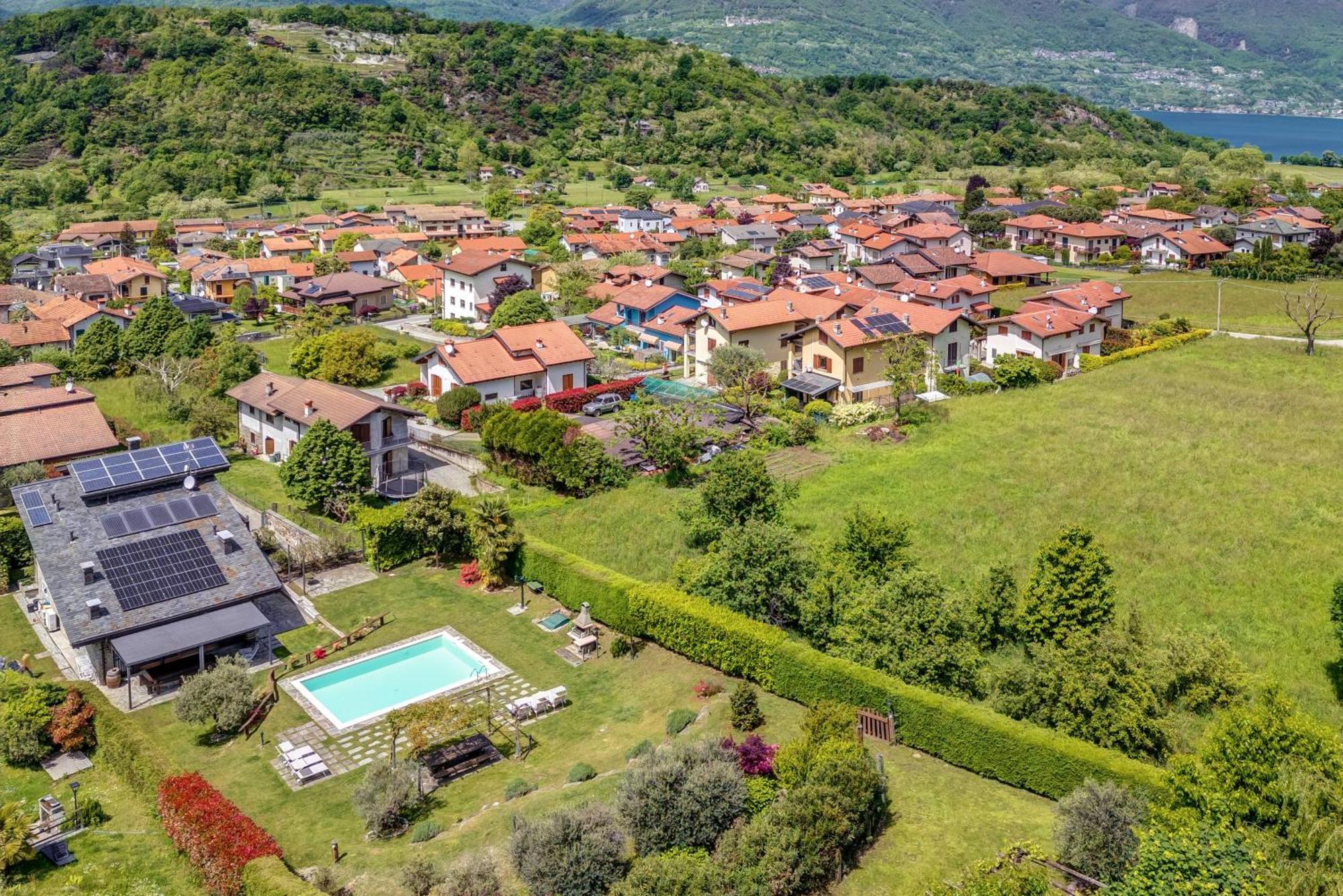 Villa La Corte With Amazing Pool And Garden Colico Zewnętrze zdjęcie